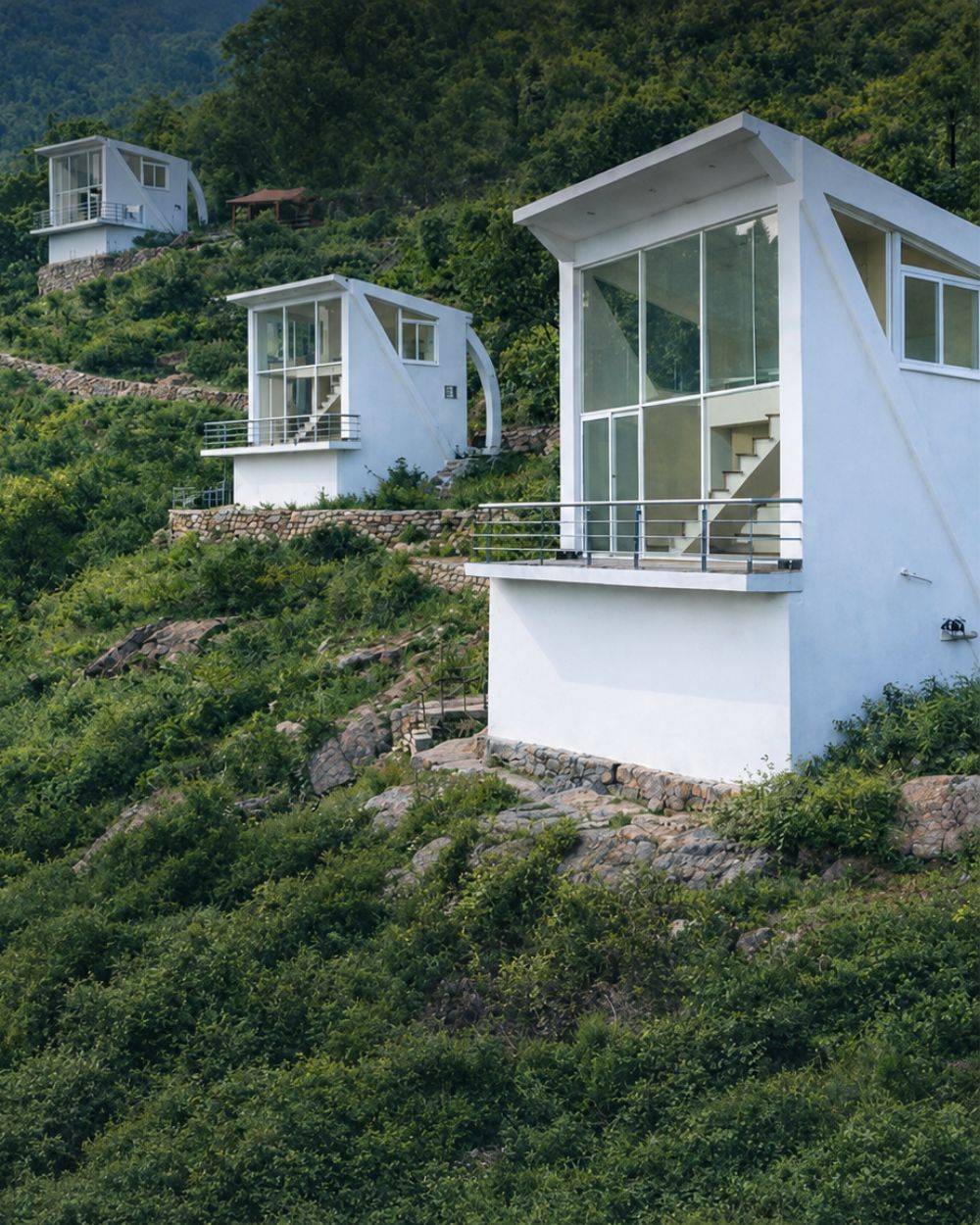 Hilltop retreats with breathtaking mountain views